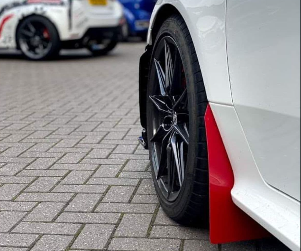 Toyota Yaris GR - Mud Flaps rossi